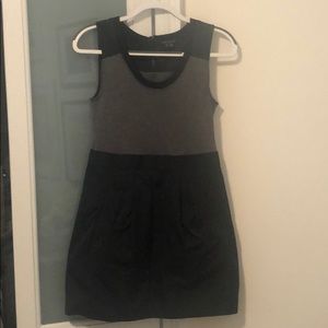 Chic, flattering Theory dress with POCKETS!